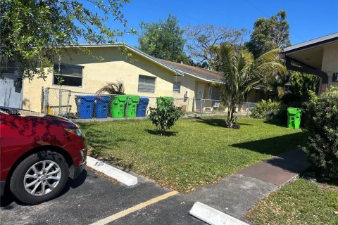 Commercial property in Sunrise, Florida 365.57 sq.m. № 1736046 - photo 1