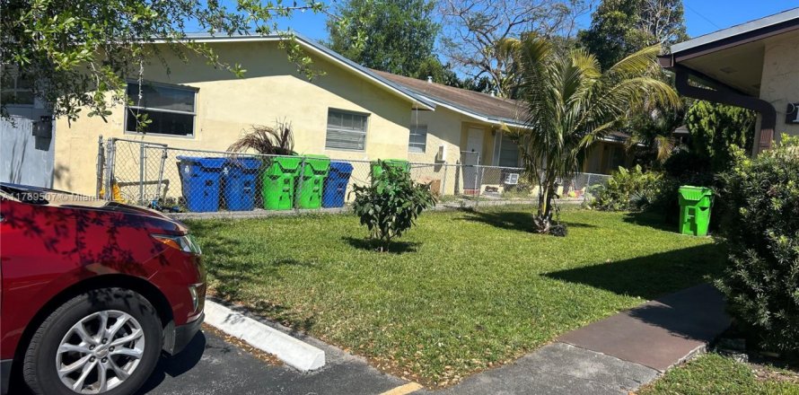 Commercial property in Sunrise, Florida 365.57 sq.m. № 1736046