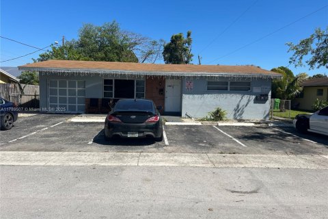Commercial property in Sunrise, Florida 365.57 sq.m. № 1736046 - photo 3