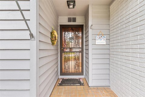 Townhouse in Ocala, Florida 3 bedrooms, 169.45 sq.m. № 2202944 - photo 3