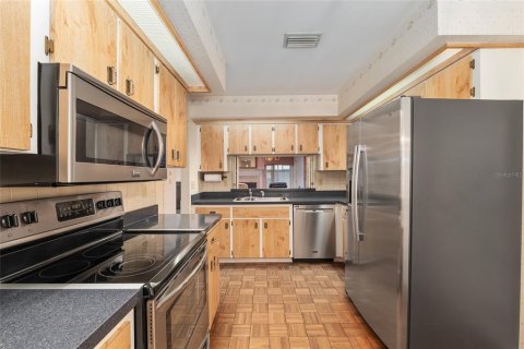 Townhouse in Ocala, Florida 3 bedrooms, 169.45 sq.m. № 2202944 - photo 25