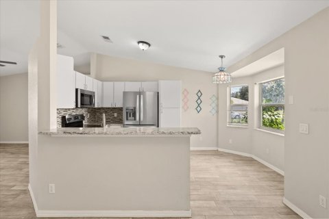 House in Ocala, Florida 3 bedrooms, 132.66 sq.m. № 1917224 - photo 10