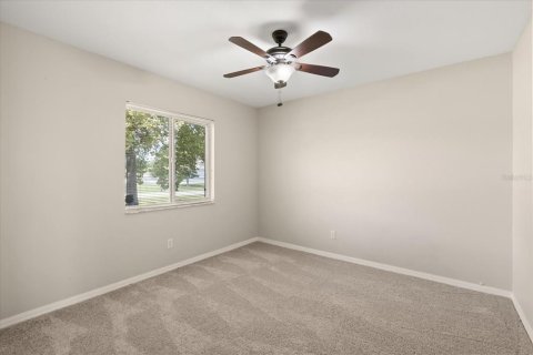 House in Ocala, Florida 3 bedrooms, 132.66 sq.m. № 1917224 - photo 6