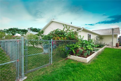 Casa en venta en Homestead, Florida, 3 dormitorios, 149.02 m2 № 2057552 - foto 8