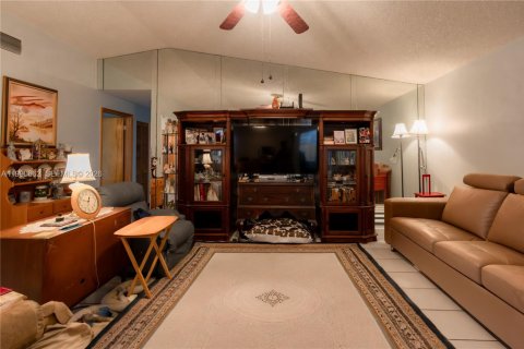 Casa en venta en Homestead, Florida, 3 dormitorios, 149.02 m2 № 2057552 - foto 10