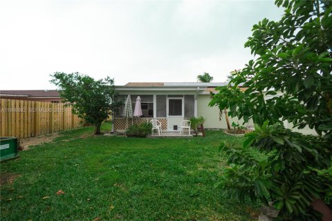 Casa en venta en Homestead, Florida, 3 dormitorios, 149.02 m2 № 2057552 - foto 16