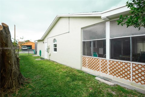 Casa en venta en Homestead, Florida, 3 dormitorios, 149.02 m2 № 2057552 - foto 12