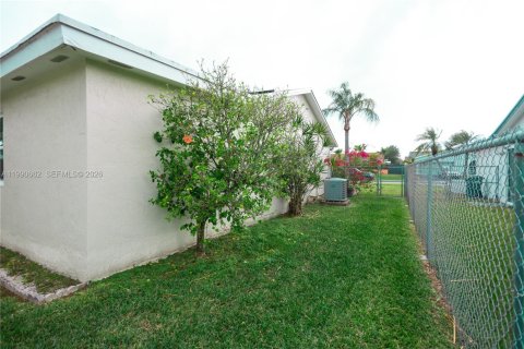 Casa en venta en Homestead, Florida, 3 dormitorios, 149.02 m2 № 2057552 - foto 22