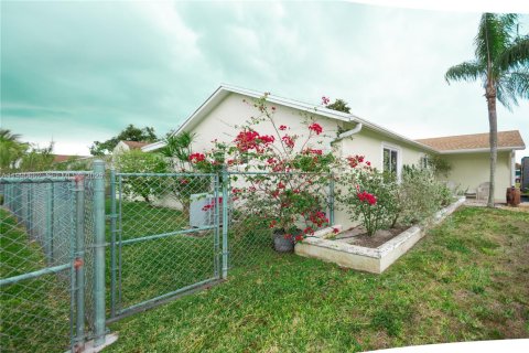 Casa en venta en Homestead, Florida, 3 dormitorios, 149.02 m2 № 2057552 - foto 24