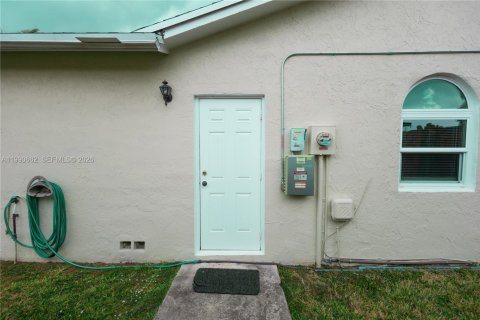 Casa en venta en Homestead, Florida, 3 dormitorios, 149.02 m2 № 2057552 - foto 14