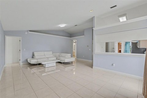 Villa ou maison à vendre à Brandon, Floride: 3 chambres, 127 m2 № 2267181 - photo 5