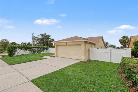 Villa ou maison à vendre à Brandon, Floride: 3 chambres, 127 m2 № 2267181 - photo 3