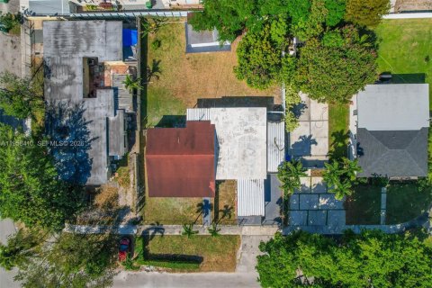 Casa en alquiler en Miami, Florida, 1 dormitorio, 21.46 m2 № 2017931 - foto 14