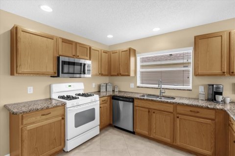 House in The Villages, Florida 3 bedrooms, 172.89 sq.m. № 1837912 - photo 15