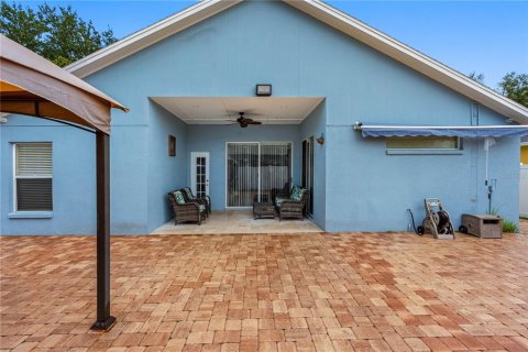 House in Tampa, Florida 4 bedrooms, 189.89 sq.m. № 2231892 - photo 11
