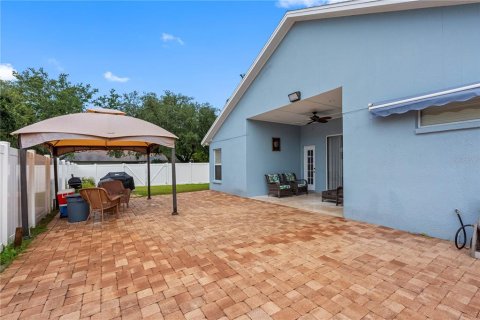 House in Tampa, Florida 4 bedrooms, 189.89 sq.m. № 2231892 - photo 15
