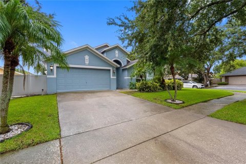 House in Tampa, Florida 4 bedrooms, 189.89 sq.m. № 2231892 - photo 4