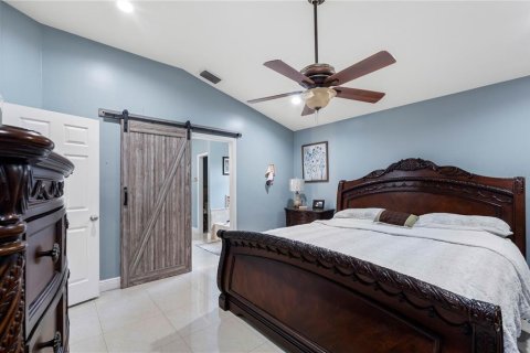 House in Tampa, Florida 4 bedrooms, 189.89 sq.m. № 2231892 - photo 26