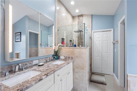 House in Tampa, Florida 4 bedrooms, 189.89 sq.m. № 2231892 - photo 28