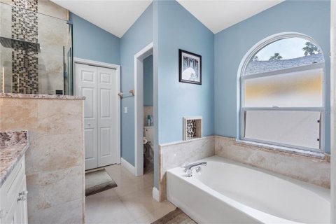 House in Tampa, Florida 4 bedrooms, 189.89 sq.m. № 2231892 - photo 29