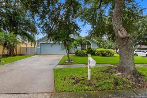 House in Tampa, Florida 4 bedrooms, 189.89 sq.m. № 2231892 - photo 3