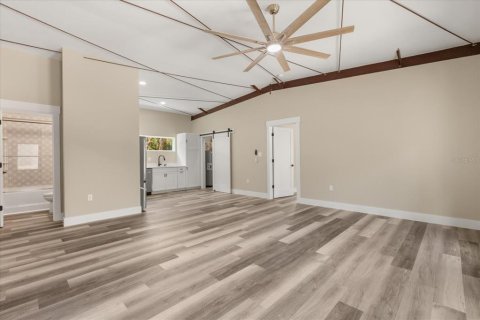 House in Homosassa, Florida 3 bedrooms, 104.05 sq.m. № 2122553 - photo 13
