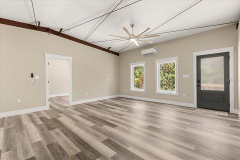 House in Homosassa, Florida 3 bedrooms, 104.05 sq.m. № 2122553 - photo 12