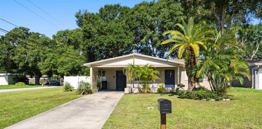 House in Largo, Florida 2 bedrooms, 67.17 sq.m. № 1846423