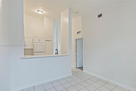 Copropriété à louer à Homestead, Floride: 2 chambres, 86.4 m2 № 2401631 - photo 10