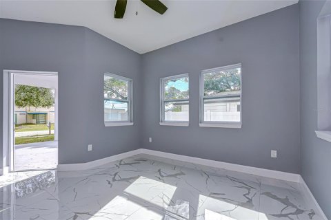 Villa ou maison à vendre à Pinellas Park, Floride: 3 chambres, 214.33 m2 № 2148168 - photo 18