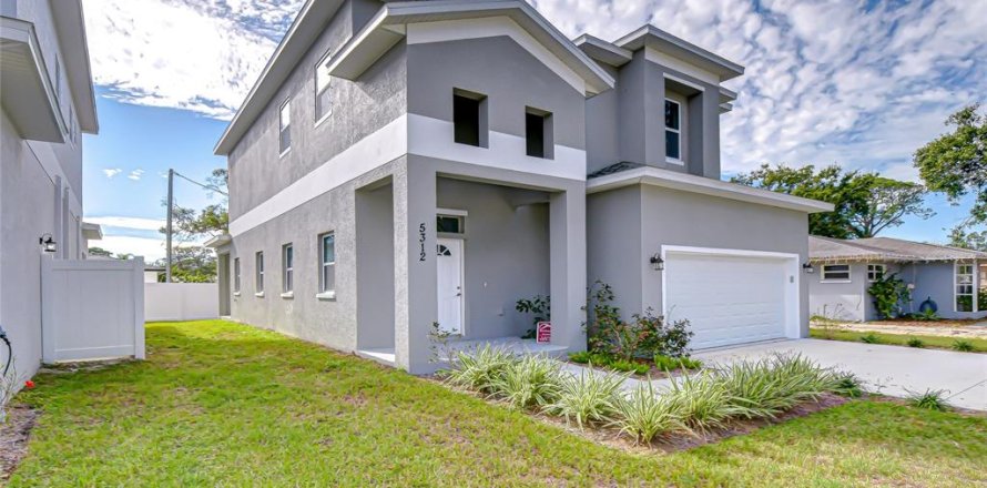 Villa ou maison à Pinellas Park, Floride 3 chambres, 214.33 m2 № 2148168