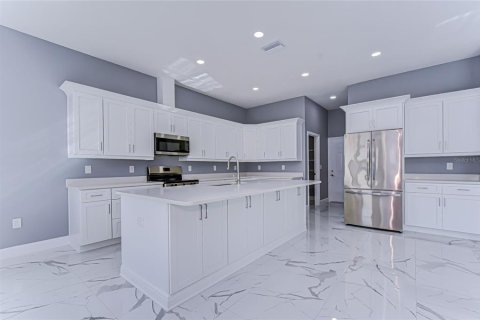 Villa ou maison à vendre à Pinellas Park, Floride: 3 chambres, 214.33 m2 № 2148168 - photo 14