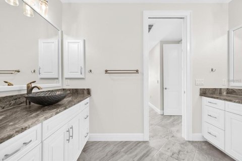 Condo in Venice, Florida, 3 bedrooms  № 2221967 - photo 22