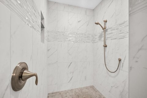 Condo in Venice, Florida, 3 bedrooms  № 2221967 - photo 24
