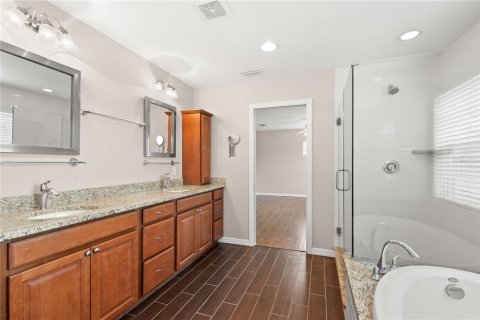 House in Tampa, Florida 4 bedrooms, 217.02 sq.m. № 1810659 - photo 27