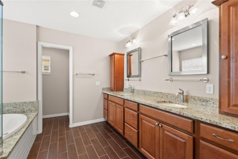House in Tampa, Florida 4 bedrooms, 217.02 sq.m. № 1810659 - photo 26