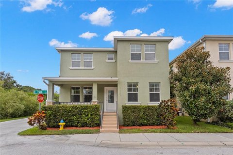 House in Tampa, Florida 4 bedrooms, 217.02 sq.m. № 1810659 - photo 1