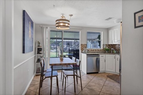 Villa ou maison à louer à Sarasota, Floride: 3 chambres, 114.08 m2 № 2166159 - photo 11