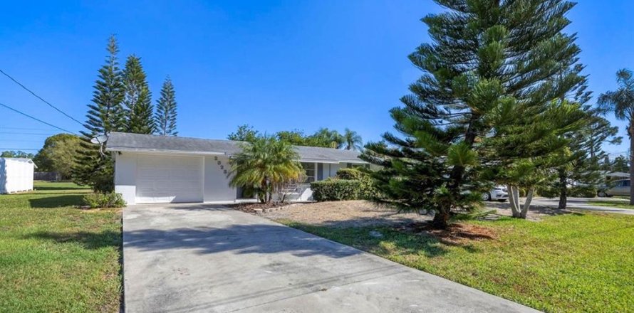 Villa ou maison à Sarasota, Floride 3 chambres, 114.08 m2 № 2166159