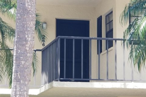 Copropriété à louer à Sarasota, Floride: 2 chambres, 103.86 m2 № 2418961 - photo 4