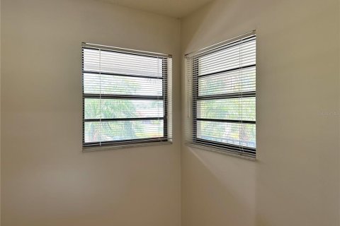 Copropriété à louer à Sarasota, Floride: 2 chambres, 103.86 m2 № 2418961 - photo 9