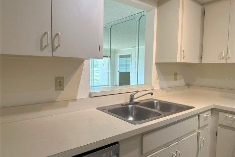 Copropriété à louer à Sarasota, Floride: 2 chambres, 103.86 m2 № 2418961 - photo 7