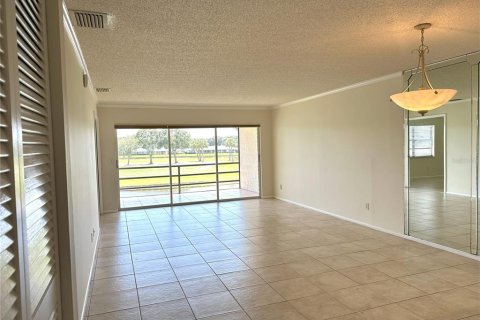 Copropriété à louer à Sarasota, Floride: 2 chambres, 103.86 m2 № 2418961 - photo 5