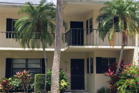 Copropriété à louer à Sarasota, Floride: 2 chambres, 103.86 m2 № 2418961 - photo 3