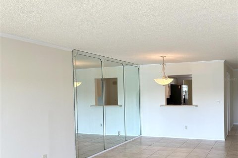 Copropriété à louer à Sarasota, Floride: 2 chambres, 103.86 m2 № 2418961 - photo 12
