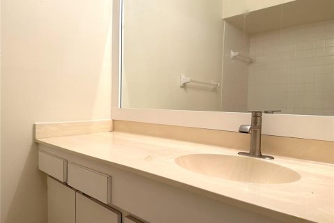 Copropriété à louer à Sarasota, Floride: 2 chambres, 103.86 m2 № 2418961 - photo 16
