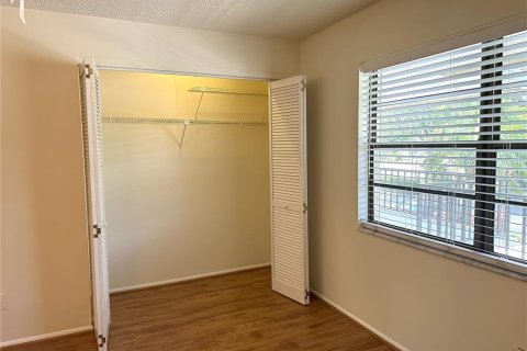 Copropriété à louer à Sarasota, Floride: 2 chambres, 103.86 m2 № 2418961 - photo 14