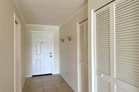 Copropriété à louer à Sarasota, Floride: 2 chambres, 103.86 m2 № 2418961 - photo 6