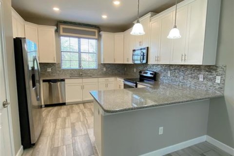 Townhouse in Davenport, Florida 4 bedrooms, 241.17 sq.m. № 1813498 - photo 6