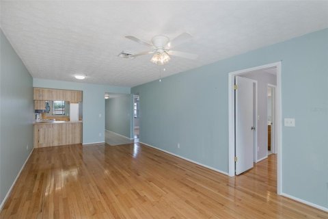 Condo in New Port Richey, Florida, 2 bedrooms  № 1802230 - photo 25